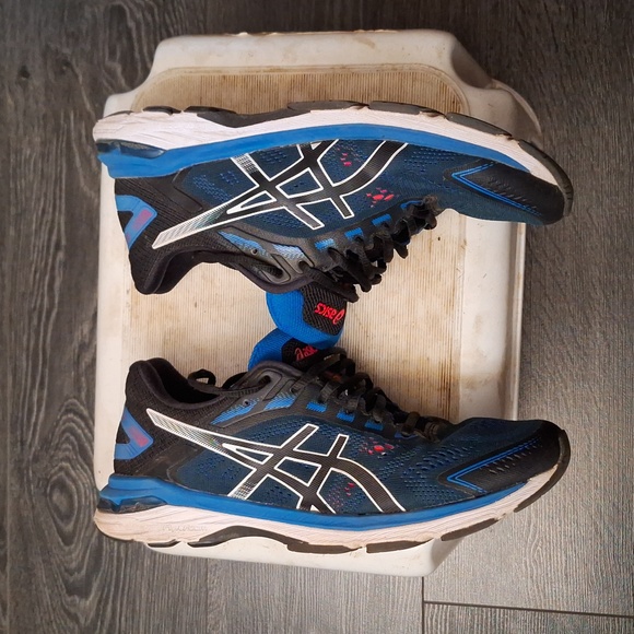ASICS GT-2000 7 Shoes - Picture 6 of 16